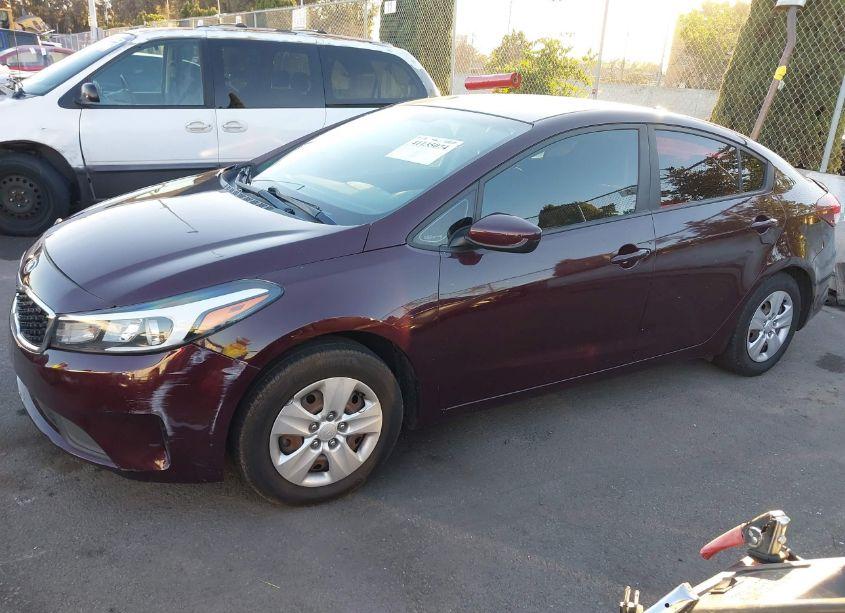 Photo 2 of 2017 Kia Forte LX (VIN 3KPFK4A74HE027034)