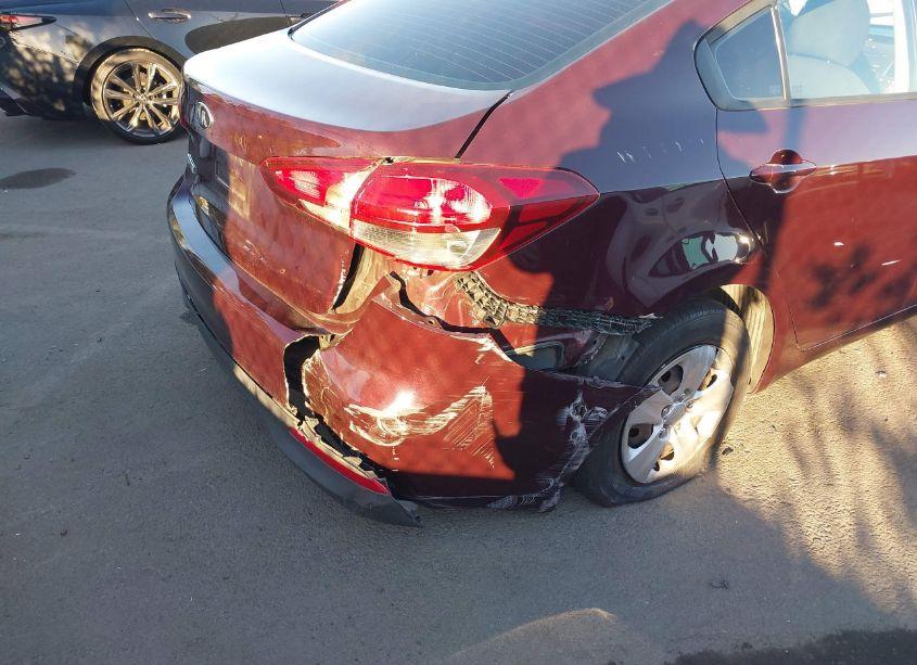 Photo 6 of 2017 Kia Forte LX (VIN 3KPFK4A74HE027034)