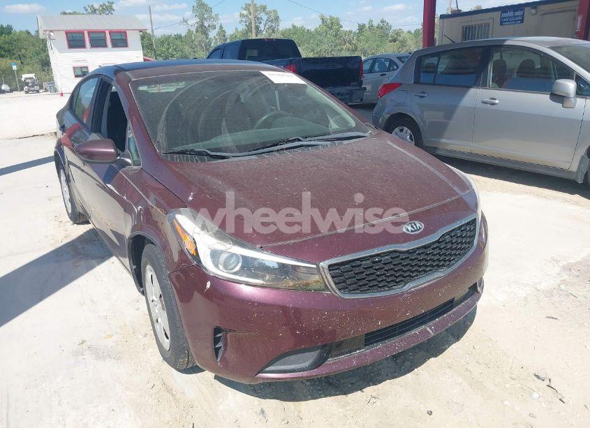 2017 Kia Forte LX (VIN 3KPFK4A74HE032072) main photo