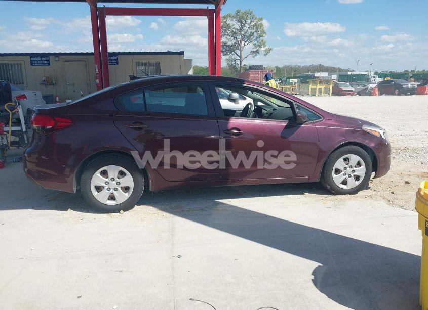 Photo 13 of 2017 Kia Forte LX (VIN 3KPFK4A74HE032072)