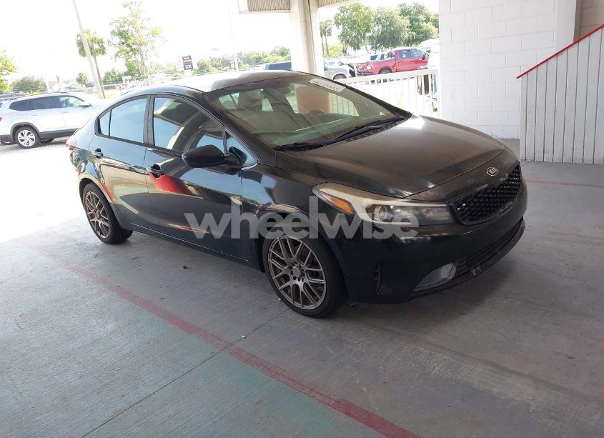 2017 Kia Forte LX (VIN 3KPFK4A74HE036218) main photo