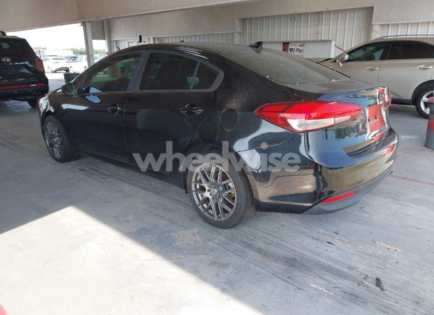 Photo 3 of 2017 Kia Forte LX (VIN 3KPFK4A74HE036218)