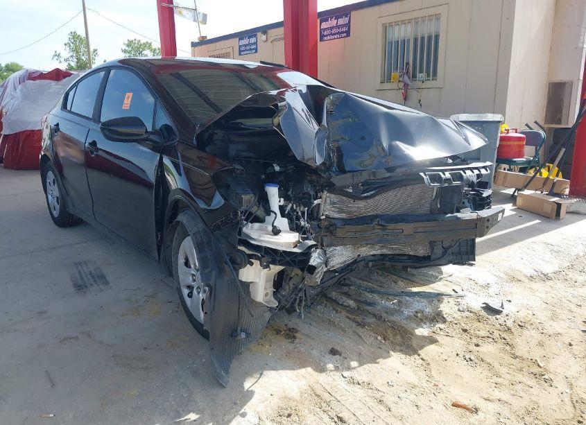 2017 Kia Forte LX (VIN 3KPFK4A74HE042357) main photo