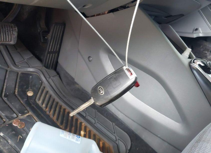 Photo 11 of 2017 Kia Forte LX (VIN 3KPFK4A74HE042357)