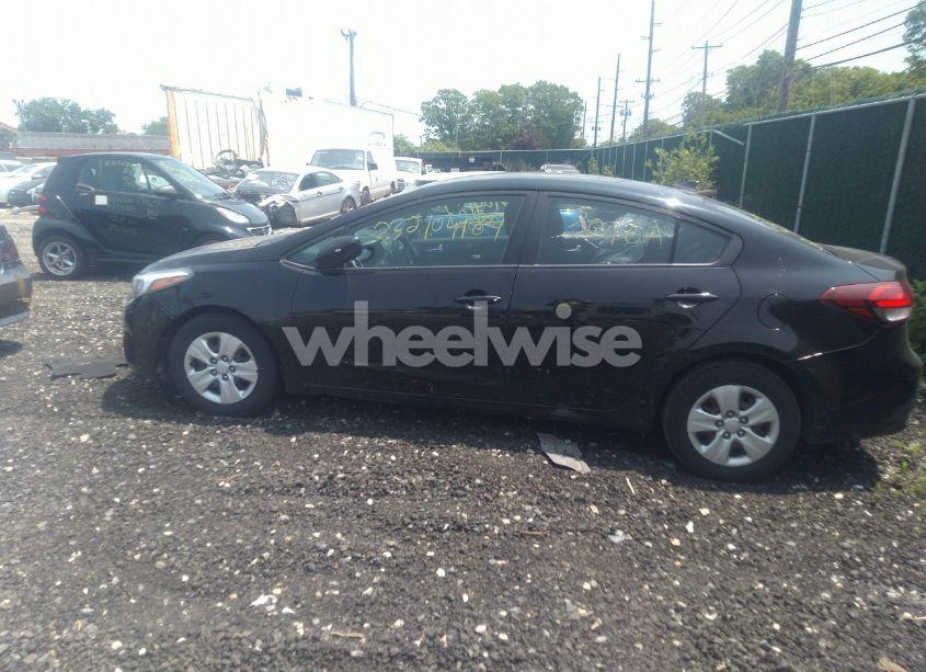 Photo 13 of 2017 Kia Forte LX (VIN 3KPFK4A74HE042746)