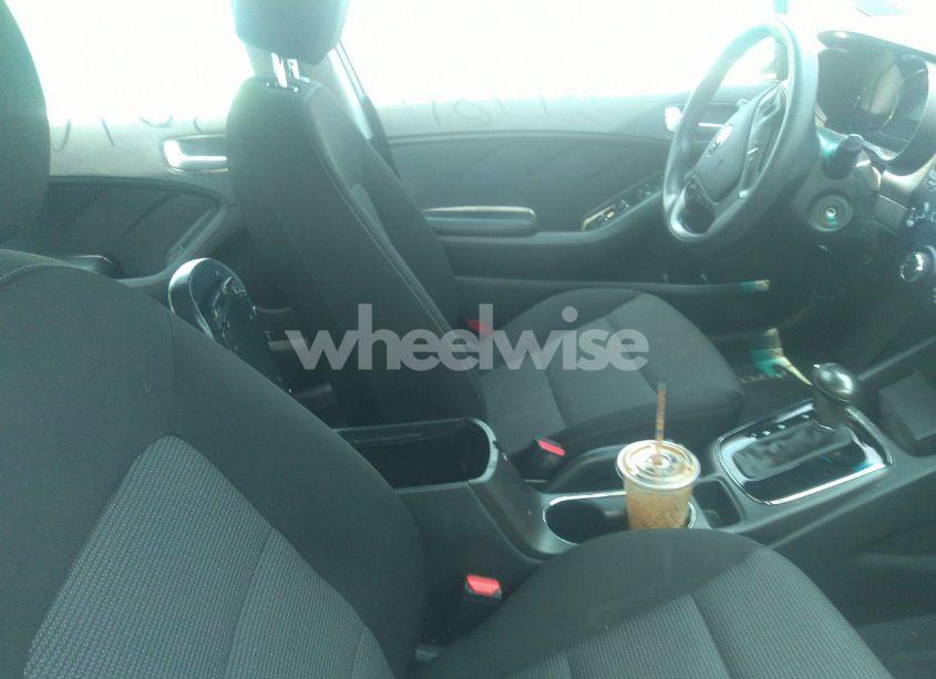 Photo 5 of 2017 Kia Forte LX (VIN 3KPFK4A74HE042746)