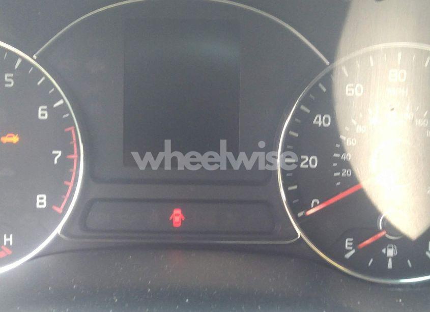 Photo 7 of 2017 Kia Forte LX (VIN 3KPFK4A74HE042746)