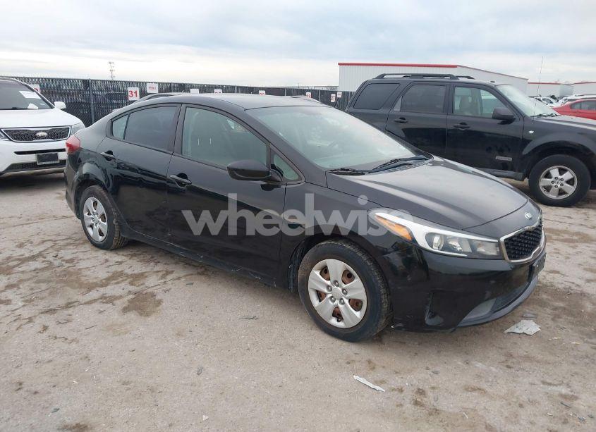2017 Kia Forte LX (VIN 3KPFK4A74HE065959) main photo