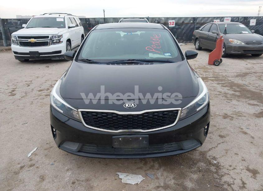 Photo 12 of 2017 Kia Forte LX (VIN 3KPFK4A74HE065959)