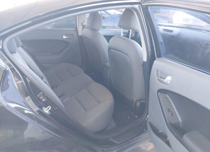 Photo 8 of 2017 Kia Forte LX (VIN 3KPFK4A74HE075567)