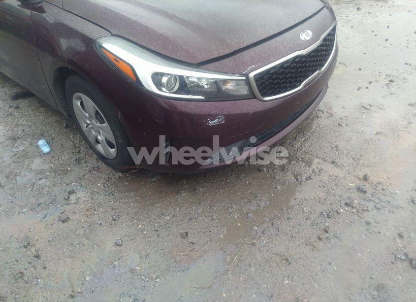 Photo 6 of 2017 Kia Forte LX (VIN 3KPFK4A74HE084737)