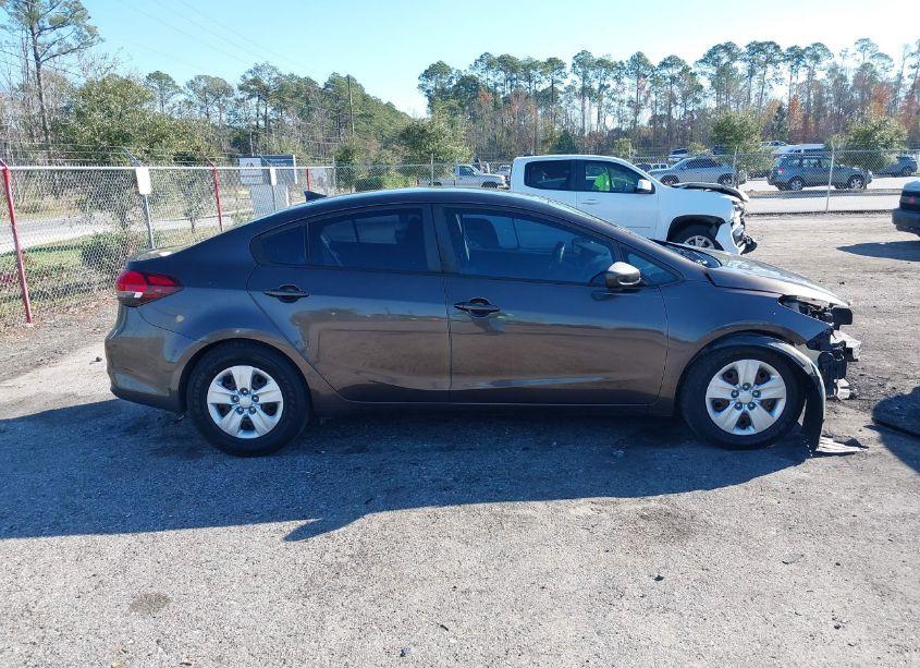 Photo 14 of 2017 Kia Forte LX (VIN 3KPFK4A74HE091168)