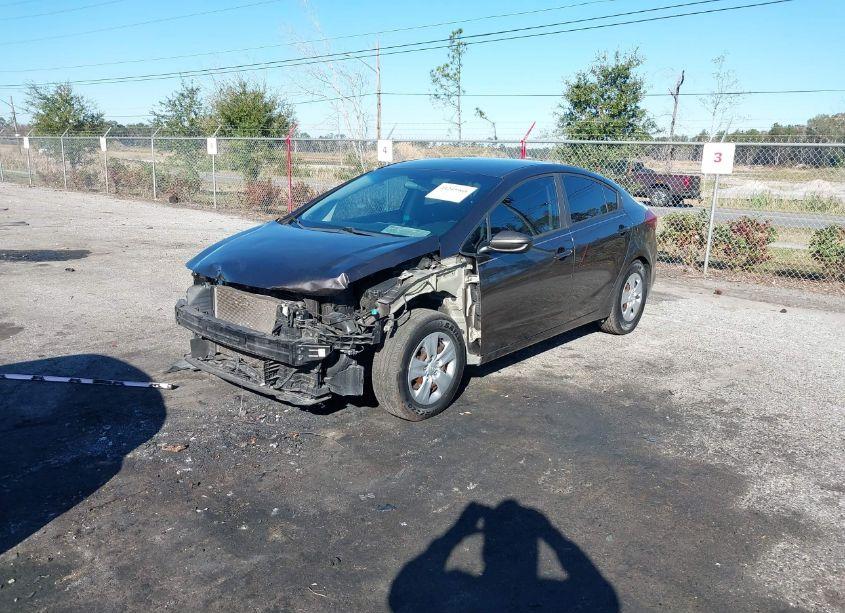 Photo 2 of 2017 Kia Forte LX (VIN 3KPFK4A74HE091168)