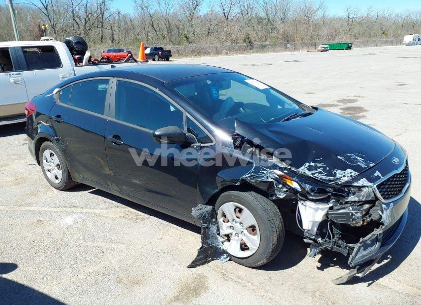 Photo 12 of 2017 Kia Forte LX (VIN 3KPFK4A74HE102346)