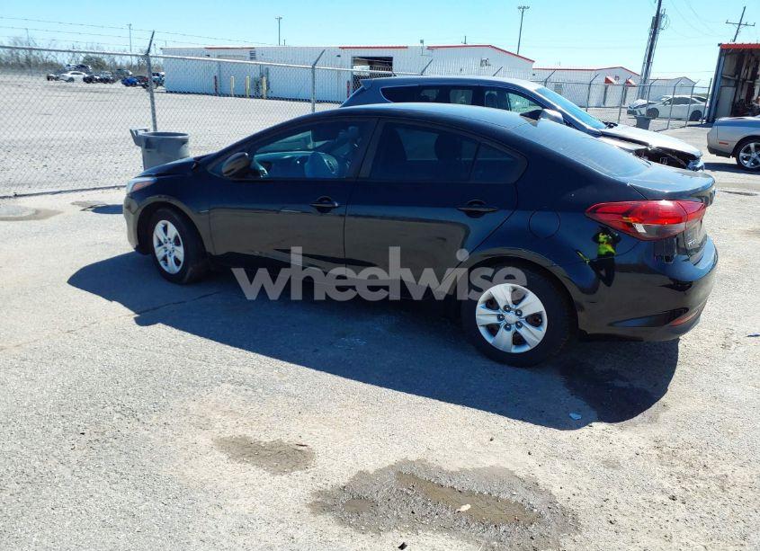 Photo 13 of 2017 Kia Forte LX (VIN 3KPFK4A74HE102346)
