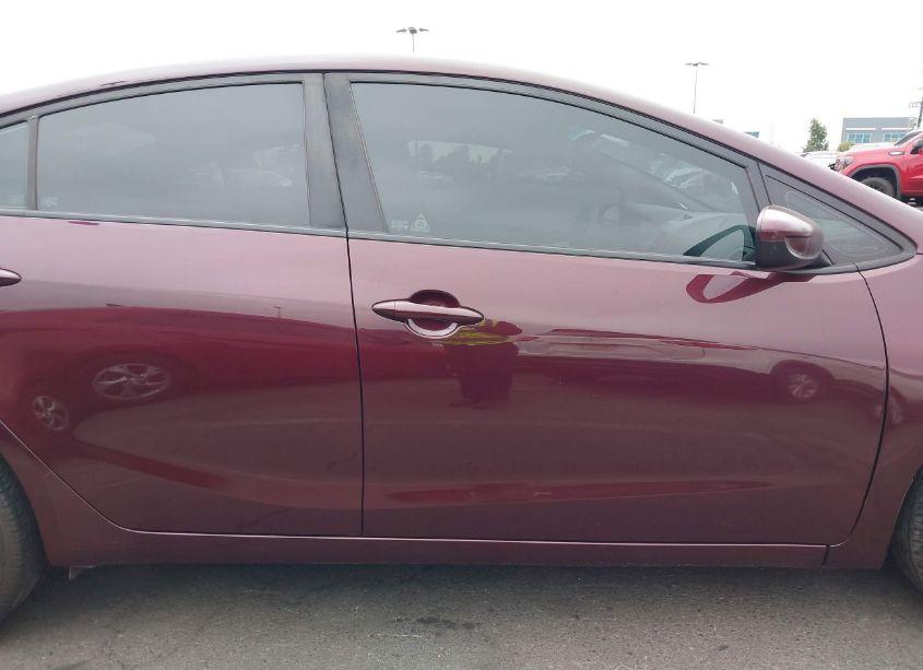 Photo 13 of 2017 Kia Forte LX (VIN 3KPFK4A74HE126002)