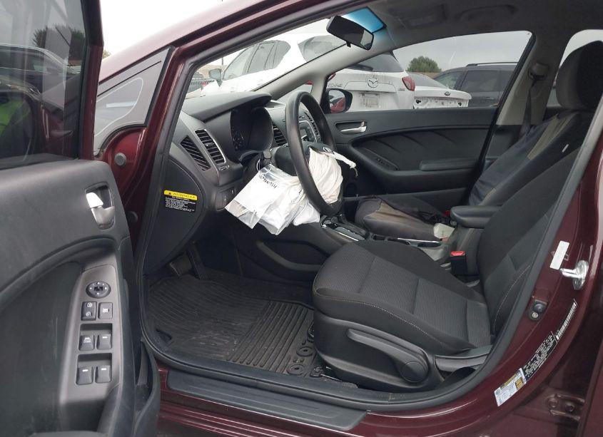 Photo 5 of 2017 Kia Forte LX (VIN 3KPFK4A74HE126002)