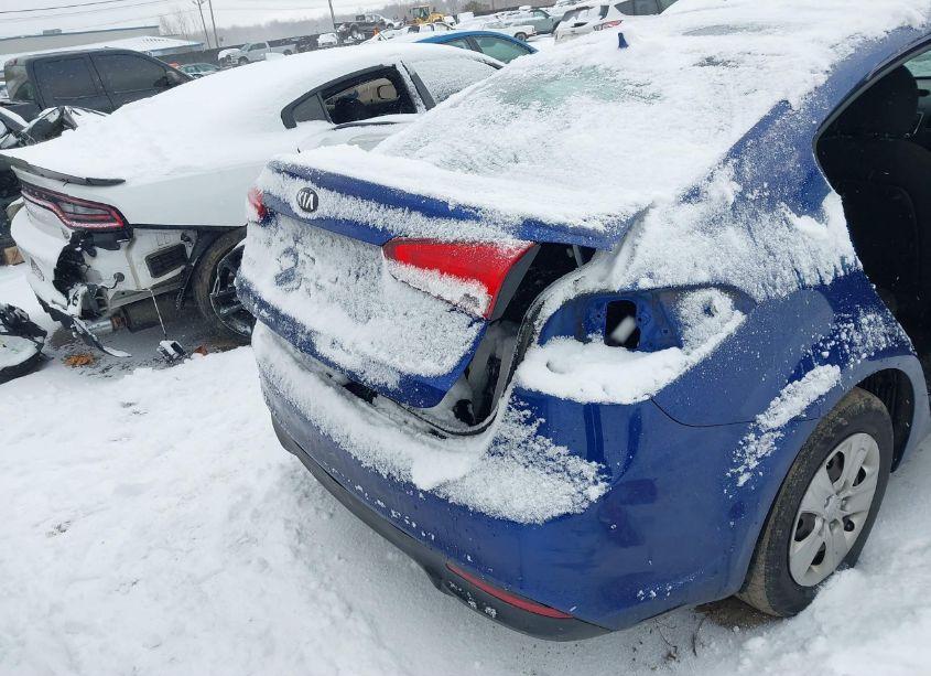 Photo 6 of 2017 Kia Forte LX (VIN 3KPFK4A74HE145598)