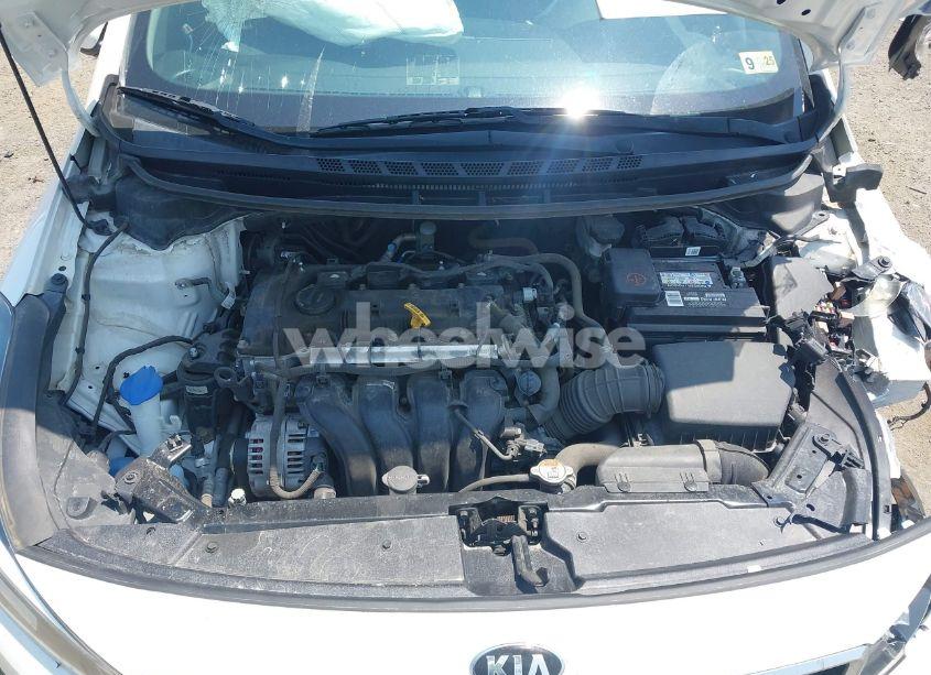 Photo 10 of 2017 Kia Forte LX (VIN 3KPFK4A74HE152485)