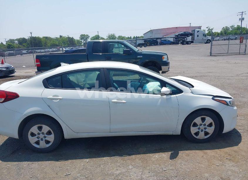 Photo 13 of 2017 Kia Forte LX (VIN 3KPFK4A74HE152485)