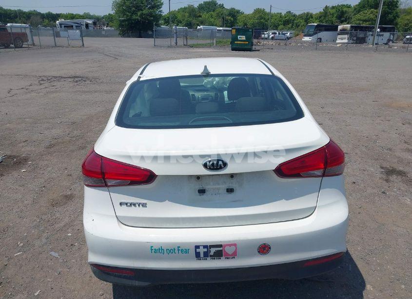 Photo 16 of 2017 Kia Forte LX (VIN 3KPFK4A74HE152485)