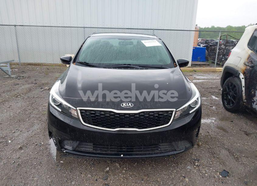 Photo 12 of 2018 Kia Forte LX (VIN 3KPFK4A74JE210231)
