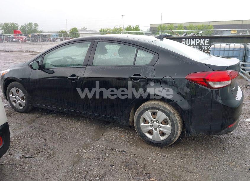 Photo 14 of 2018 Kia Forte LX (VIN 3KPFK4A74JE210231)