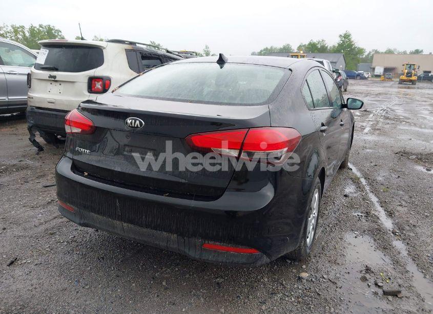 Photo 4 of 2018 Kia Forte LX (VIN 3KPFK4A74JE210231)