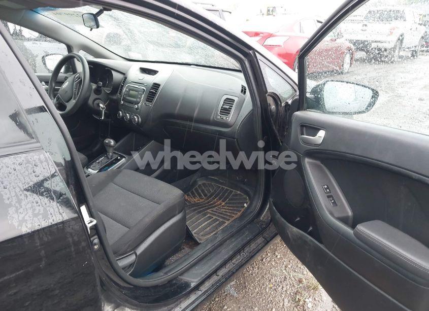 Photo 5 of 2018 Kia Forte LX (VIN 3KPFK4A74JE210231)