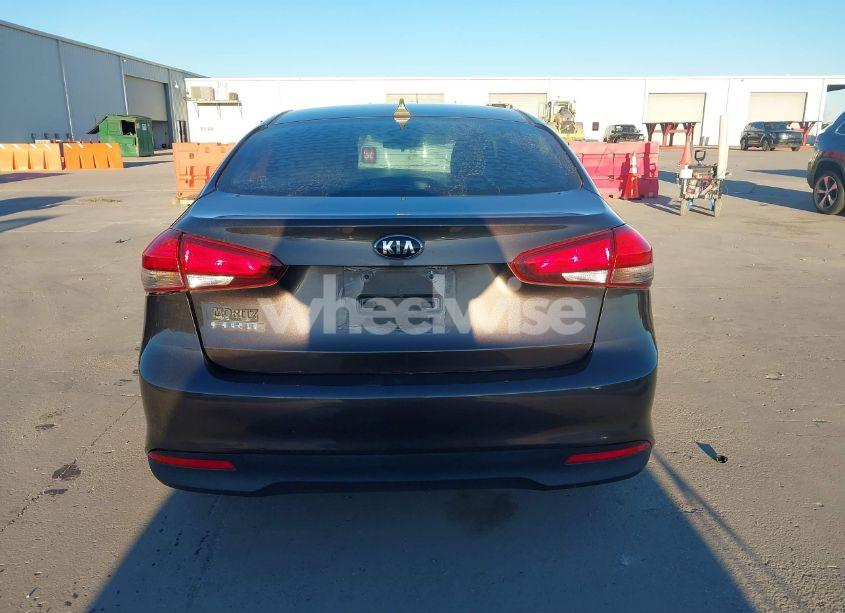 Photo 16 of 2018 Kia Forte LX (VIN 3KPFK4A74JE212061)