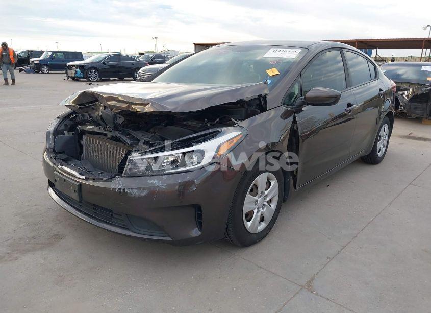 Photo 2 of 2018 Kia Forte LX (VIN 3KPFK4A74JE212061)