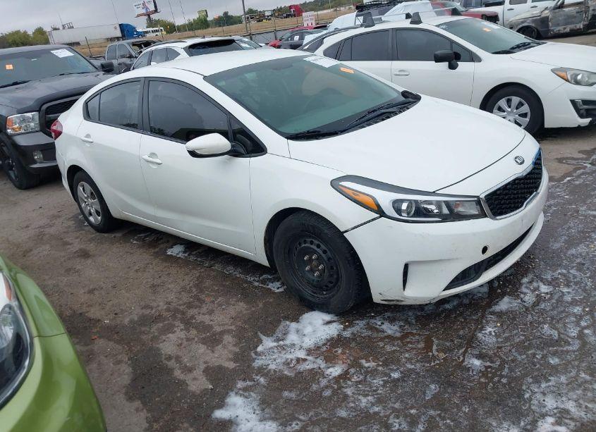 2018 Kia Forte LX (VIN 3KPFK4A74JE218409) main photo
