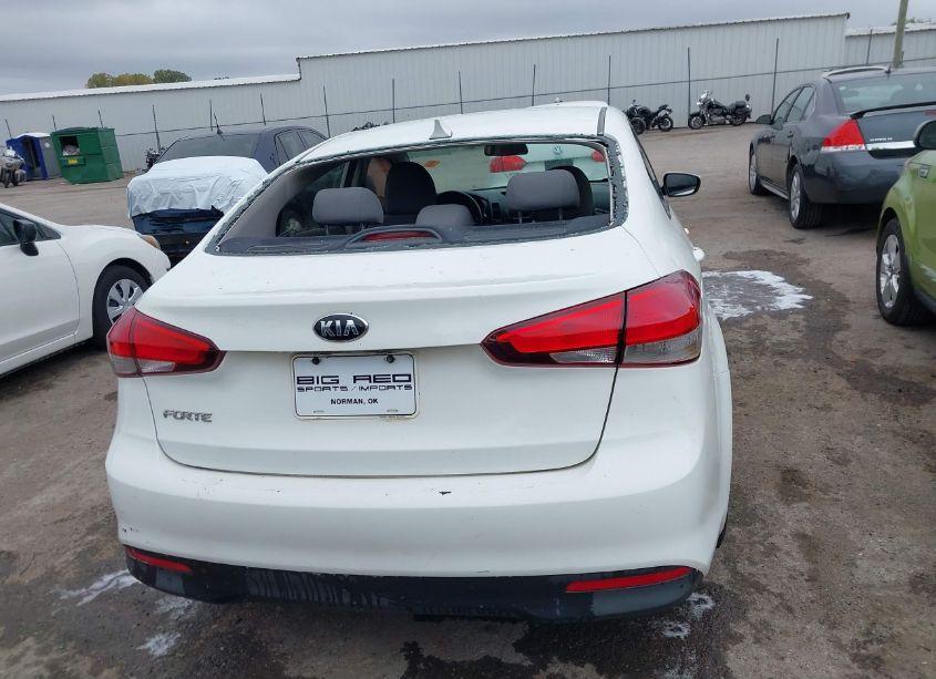Photo 16 of 2018 Kia Forte LX (VIN 3KPFK4A74JE218409)