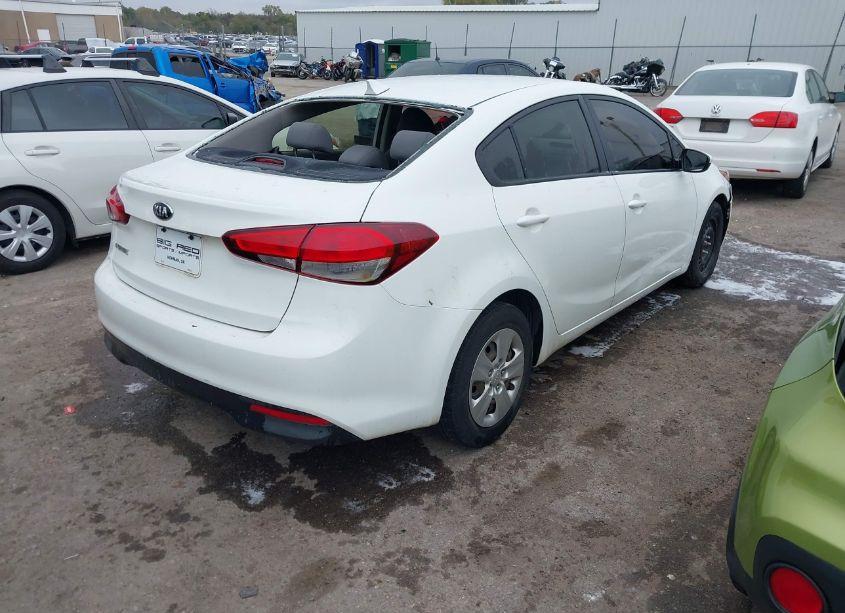 Photo 4 of 2018 Kia Forte LX (VIN 3KPFK4A74JE218409)