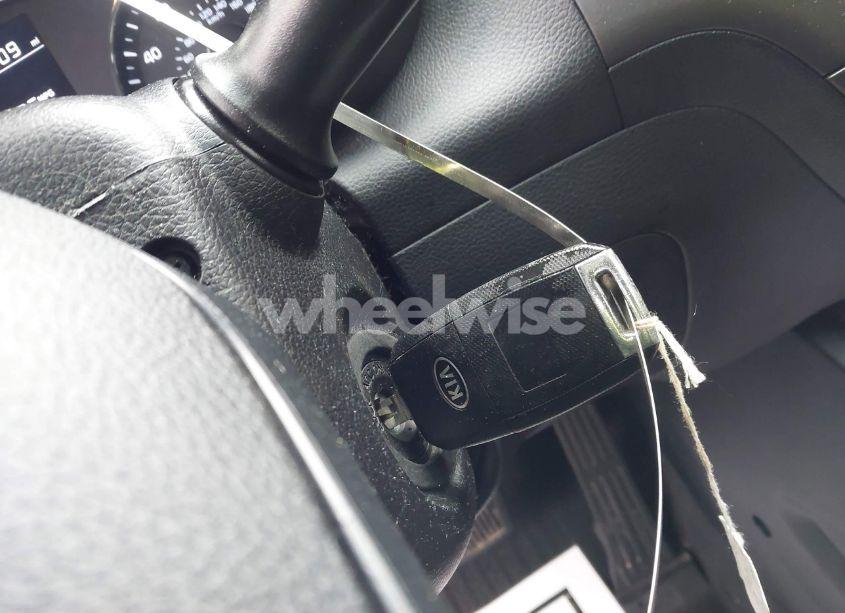 Photo 11 of 2018 Kia Forte (VIN 3KPFK4A74JE218667)