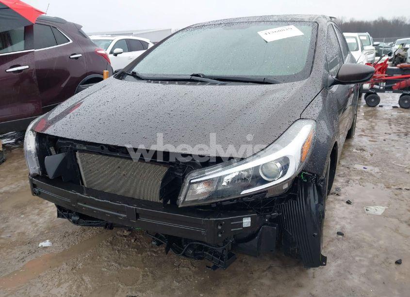 Photo 2 of 2018 Kia Forte (VIN 3KPFK4A74JE218667)