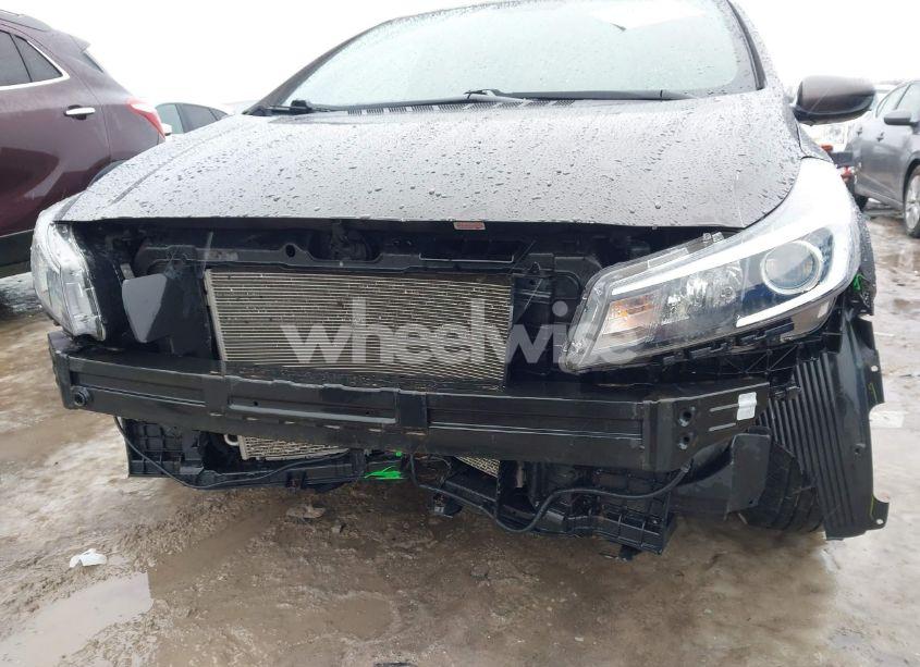 Photo 6 of 2018 Kia Forte (VIN 3KPFK4A74JE218667)