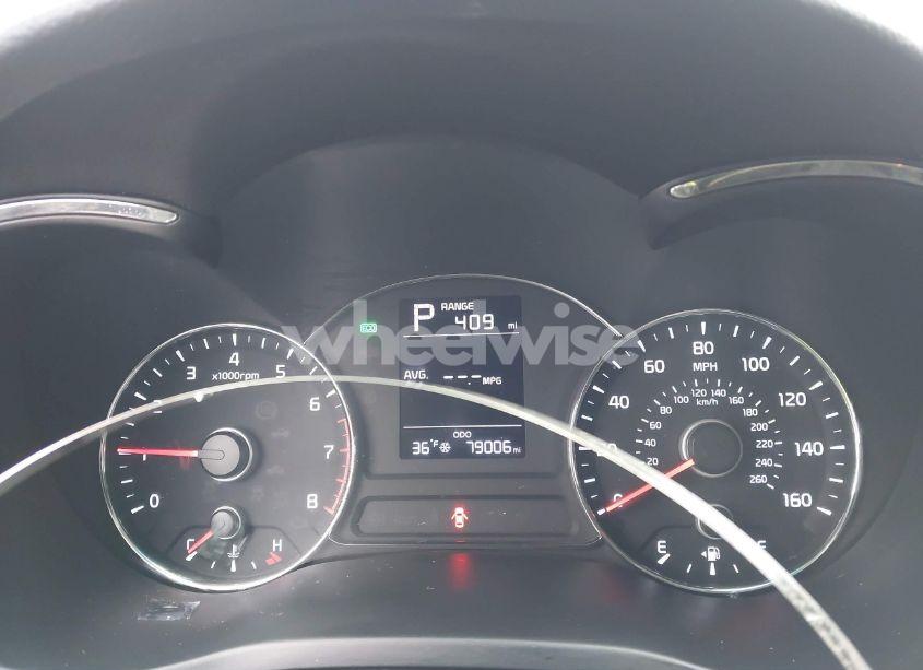 Photo 7 of 2018 Kia Forte (VIN 3KPFK4A74JE218667)