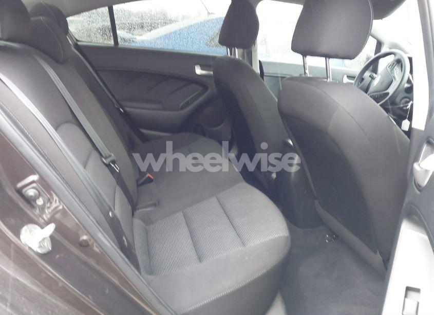 Photo 8 of 2018 Kia Forte (VIN 3KPFK4A74JE218667)