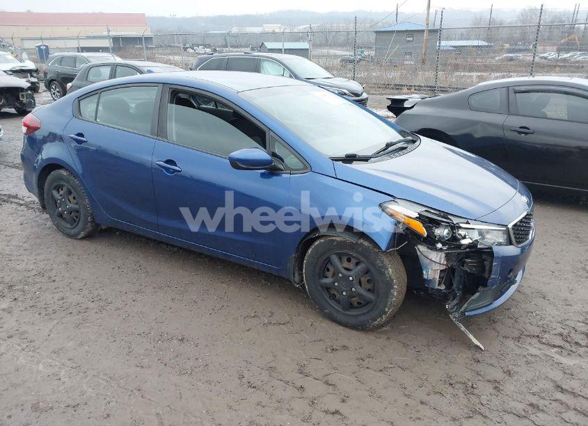 2018 Kia Forte LX (VIN 3KPFK4A74JE220211) main photo