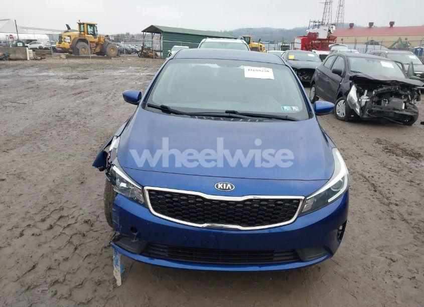 Photo 12 of 2018 Kia Forte LX (VIN 3KPFK4A74JE220211)