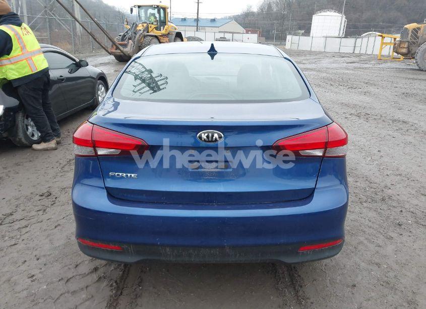 Photo 16 of 2018 Kia Forte LX (VIN 3KPFK4A74JE220211)