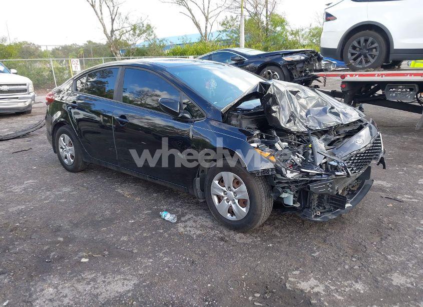 2018 Kia Forte LX (VIN 3KPFK4A74JE230690) main photo
