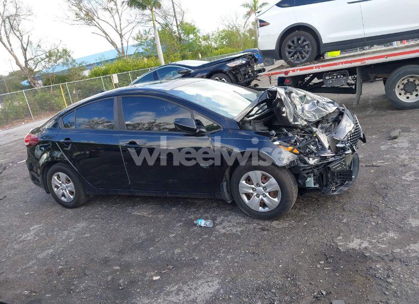 Photo 14 of 2018 Kia Forte LX (VIN 3KPFK4A74JE230690)