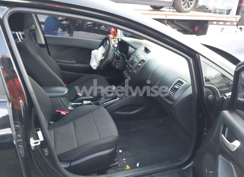 Photo 5 of 2018 Kia Forte LX (VIN 3KPFK4A74JE230690)