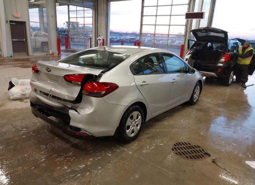 Photo 4 of 2018 Kia Forte LX (VIN 3KPFK4A74JE239633)