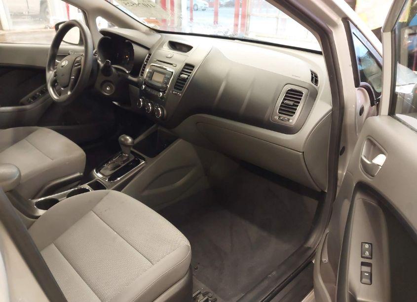 Photo 5 of 2018 Kia Forte LX (VIN 3KPFK4A74JE239633)