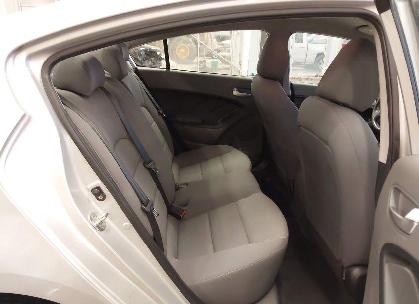 Photo 8 of 2018 Kia Forte LX (VIN 3KPFK4A74JE239633)