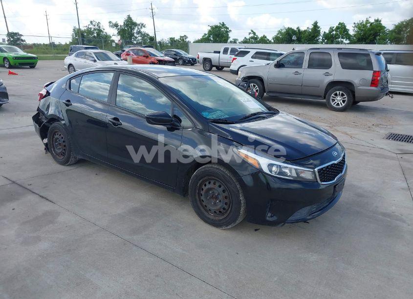 2018 Kia Forte LX (VIN 3KPFK4A74JE270462) main photo