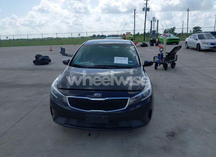 Photo 12 of 2018 Kia Forte LX (VIN 3KPFK4A74JE270462)